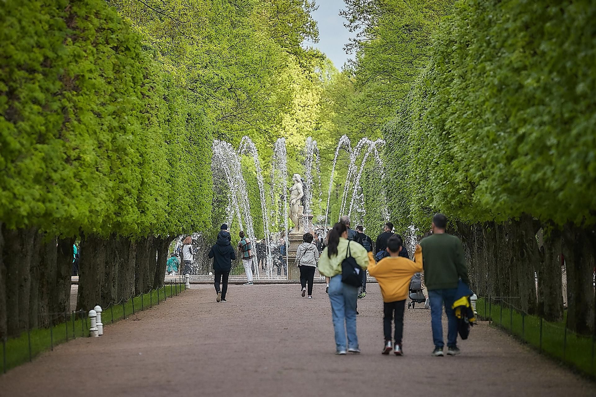 ПЕТЕРГОФ, столица фонтанов